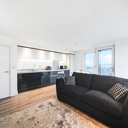 Luxury Apartment With Stunning Views On 10Th Floor Эджвар Экстерьер фото
