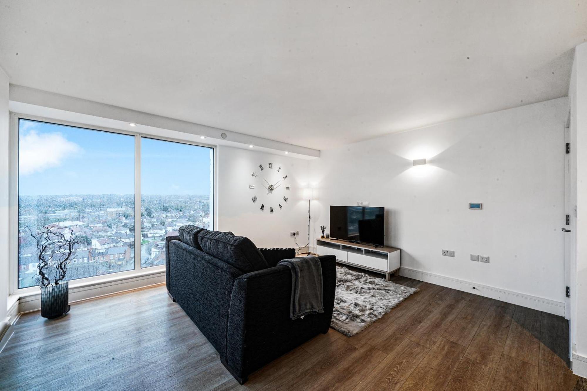 Luxury Apartment With Stunning Views On 10Th Floor Эджвар Экстерьер фото